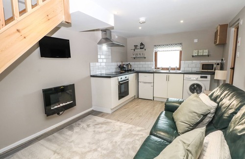 Hope Valley Cabaña | CHARLOTTE’S COTTAGE, family friendly, with a garden in Hathersage