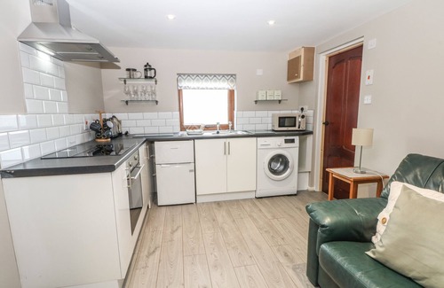 Hope Valley Cabaña | CHARLOTTE’S COTTAGE, family friendly, with a garden in Hathersage