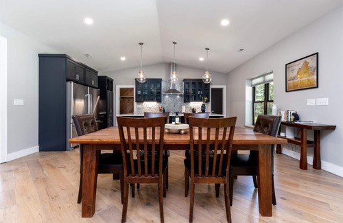 Boyd Tavern Casa | Charlottesville Farmhouse Dream Oasis w Pool