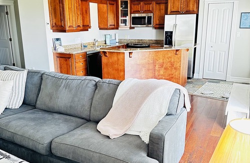 Queens Square Condominio | Charlottetown Port waterfront 2 bedroom/2 bath ground level