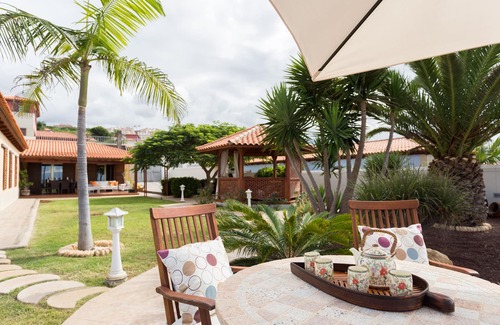 Juan Fernandez Casa | Villa charly. Chalet con vistas al mar y al Teide