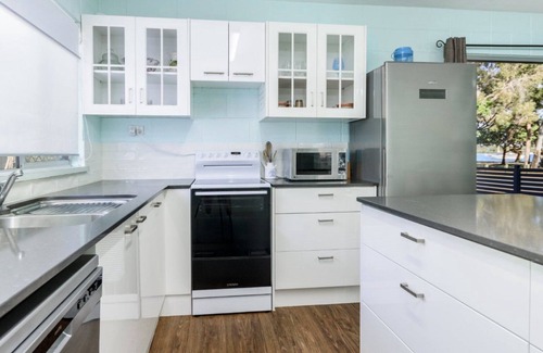 Bongaree Apartamento | Encanto y confort en esta unidad de planta baja con vistas al agua! Welsby Pde, Bongaree