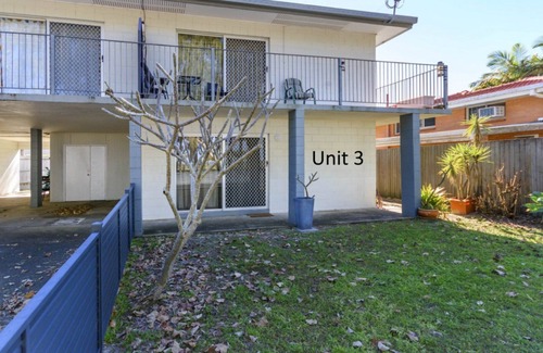 Bongaree Apartamento | Encanto y confort en esta unidad de planta baja con vistas al agua! Welsby Pde, Bongaree