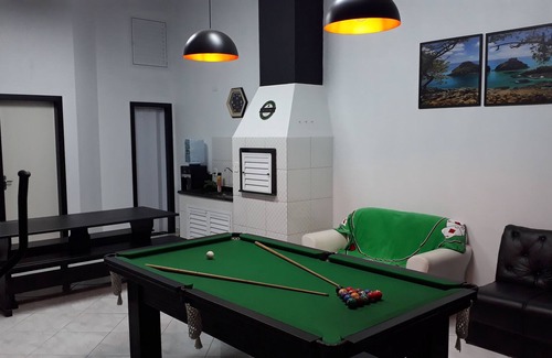 Porto Belo Casa | ¡CHARME, CONFORT Y DIVERSIÓN! ¡SINUCA, PEBOLIM, JARDÍN !!