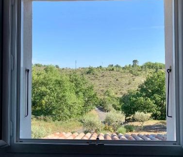 Saint-Etienne-de-Fontbellon Cama Y Desayuno | Charmante chambre dans une maison de campagne