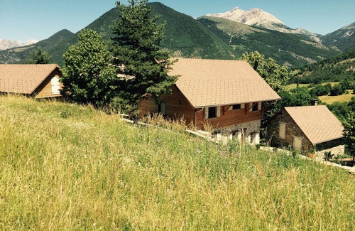 Furmeyer Chalet De Esquí | Encanto, lujo y carácter entre las montañas de Provenza