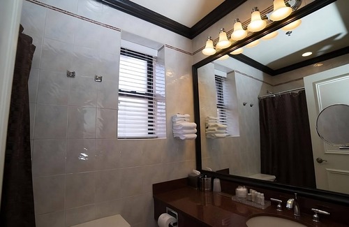 Central Park West Hotel | Charm of Manhattan, 3 Deluxe 1 King Bed at The Lucerne Hotel!