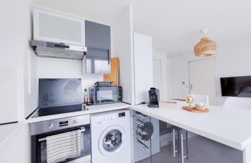 Epinay-sur-Seine Apartamento | Charmant 2 pièces avec Terrasse Proche Transport