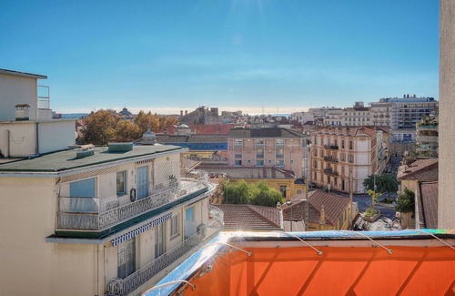 Riou - Petit Juas - Av de Grasse Apartamento | Charmant 2 pièces rénové avec parking A1B244