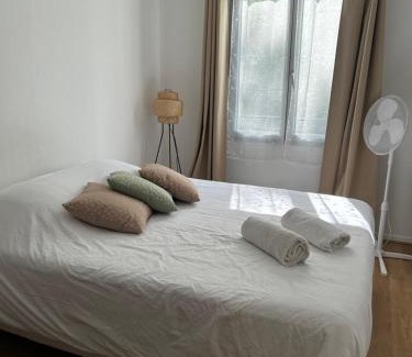 La Celle-sous-Gouzon Apartamento | Charmant 2P Cosy Bord de Seine avec terrasse