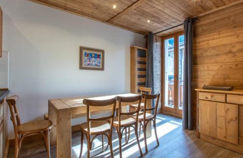 La Clusaz Apartamento | Charmant 4 pièces en centre village, proche pistes - 8 pers, Wifi, parking, balcon, animaux acceptés - FR-1-437-48