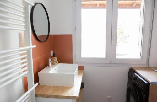 Roussillon-en-Isere Apartamento | Charmant appartement T3
