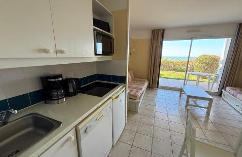 Chateau-d'Olonne Apartamento | Charmant appartement T2 en rez de jardin terrasse face mer 4 personnes