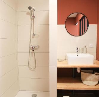 Roussillon-en-Isere Apartamento | Charmant appartement T2