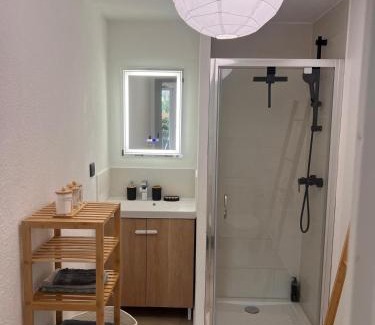 Bourg-Saint-Andeol Apartamento | Charmant appartement rénové