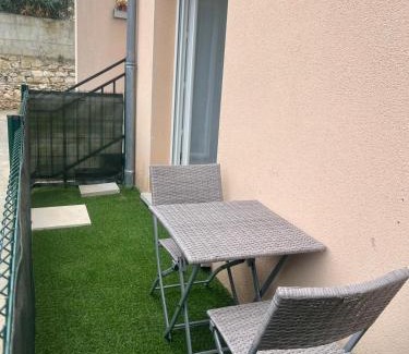 Bourg-Saint-Andeol Apartamento | Charmant appartement rénové