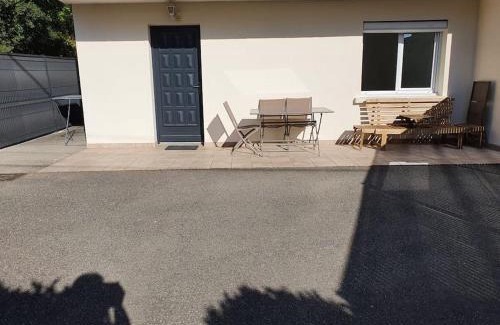 Divonne-les-Bains Apartamento | Charmant appartement au rez de jardin d'une maison