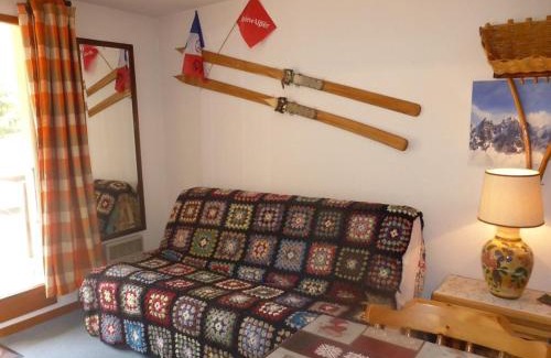 Areches Apartamento | Charmant appartement à Arêches-Beaufort avec terrasse, piscine et parking, idéal pour 4 personnes - FR-1-342-139