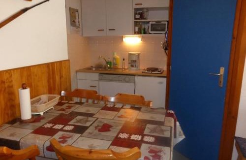 Areches Apartamento | Charmant appartement à Arêches-Beaufort avec terrasse, piscine et parking, idéal pour 4 personnes - FR-1-342-139