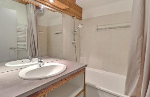 La Perriere Apartamento | Charmant Appartement 2 pièces - 31m², Balcon, La Tania - Accès Direct aux Pistes, 4 Pers. - FR-1-182A-43