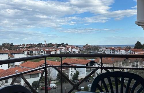 Behobie Apartamento | Charmant appartement avec terrasse dans résidence avec piscine à Ciboure - FR-1-239-1107