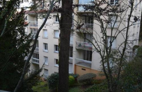 Poitiers Apartamento | Charmant appartement - Chambre séparée - 300m de la gare et accès direct au cœur historique