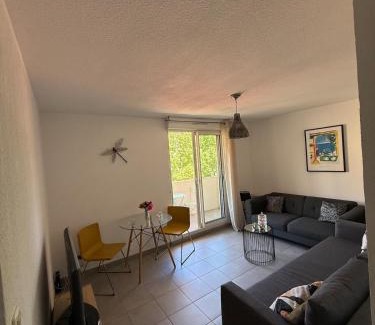 3rd Arrondissement Apartamento | Charmant appartement moderne avec place de parking privative