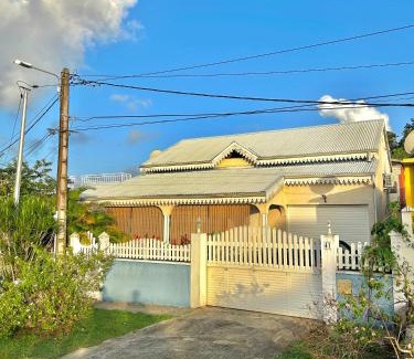 Les Abymes Casa | Charmant bas de villa partagé