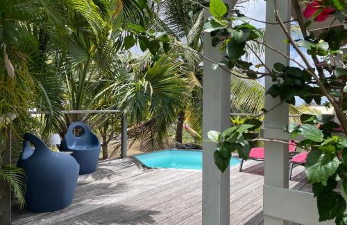 Riviere-Salee Casa | Charmant bungalow avec petite piscine privée