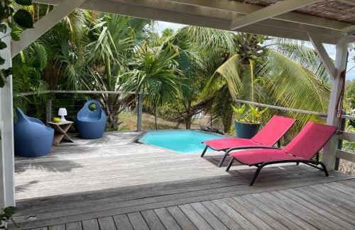 Riviere-Salee Casa | Charmant bungalow avec petite piscine privée