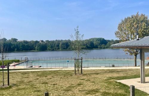 Treignat Casa | Charmant Chalet Familial avec Terrasse et Activités d'Été - Camping 2 Étoiles - FR-1-489-400
