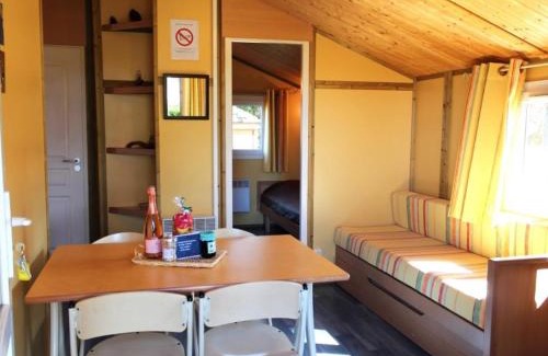 Treignat Casa | Charmant Chalet Familial avec Terrasse et Activités d'Été - Camping 2 Étoiles - FR-1-489-400