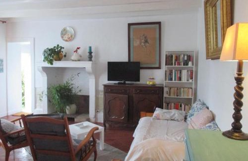 Lurcy-Levis Casa | Charmant cottage rénové avec jardin privé, cheminée, proche forêt, commerces et loisirs - FR-1-489-377