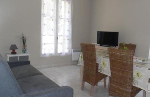 Amelie-les-Bains-Palalda Apartamento | Charmant F2 avec balcon et parking, proche cure et centre-ville – Amélie-les-Bains - FR-1-703-84