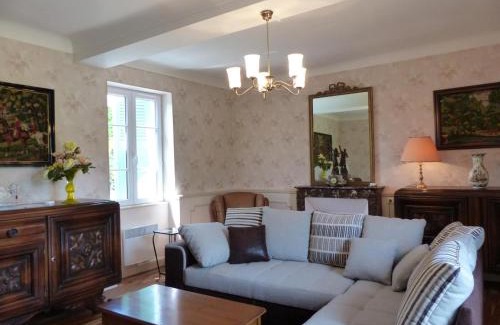 Saint-Bonnet-de-Rochefort Casa | Charmante maison rénovée avec jardin clos, 3 chambres, proche sites touristiques et villlage médiéval - FR-1-489-105