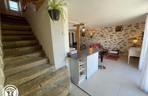 Beaufou Casa | Charmant Gîte à Beaufou avec Terrasse Privée - FR-1-426-581