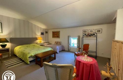 Beaufou Casa | Charmant Gîte à Beaufou avec Terrasse Privée - FR-1-426-581