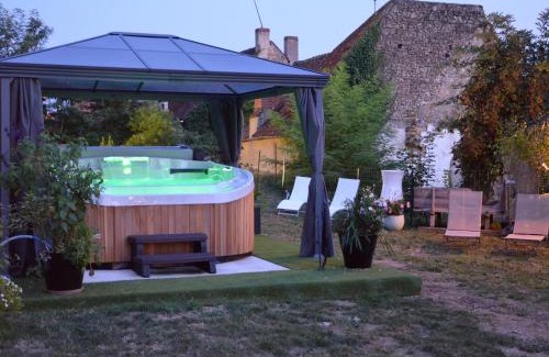 Le Blanc Casa | Charmant gîte au cœur du Berry avec jacuzzi et terrasse - FR-1-591-757