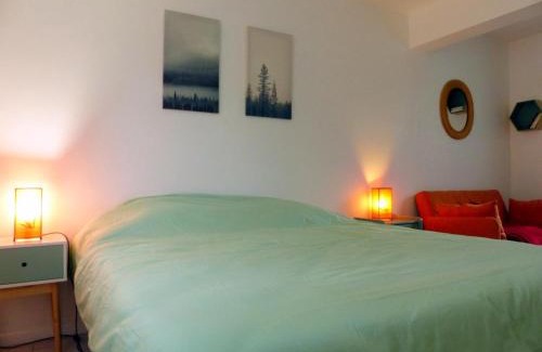 Charroux Casa | Charmant Gîte avec Piscine Privative et Terrasse à Charroux, Village Médiéval - FR-1-489-394