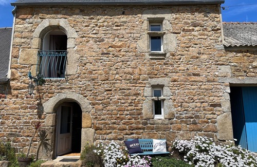Plougasnou Casa | Charmant Gîte de 5 Places Dans un Manoir du XVI ème Siècle. Animaux Bienvenus