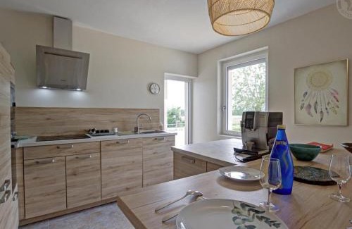 Riorges Casa | Charmant gîte moderne avec cour privée, tout équipé, parking sécurisé, au cœur du Roannais - FR-1-496-316