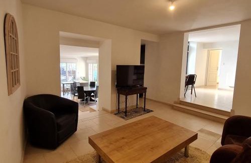 Blenod-les-Toul Casa | Charmant gîte près de Toul avec parking privé et terrasse - FR-1-584-361