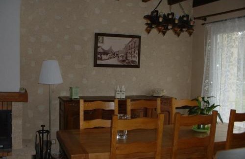 Houssay Casa | Charmant gîte restauré, idéal famille, entre Vendôme et Lavardin, avec cheminée, jardin, et jeux enfants - FR-1-491-374