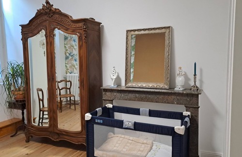 Beaumont-de-Lomagne Cama Y Desayuno | Charmant Gite aux Beaux Volumes, Jardin Privé, Idéal en Familles