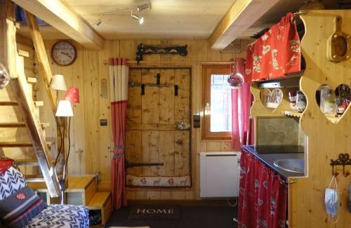 Hauteluce Chalet De Esquí | Charmant Mazot Savoyard à Hauteluce: Idéal pour Couple, Proche Commerces et Ski, Bien Équipé - FR-1-342-263