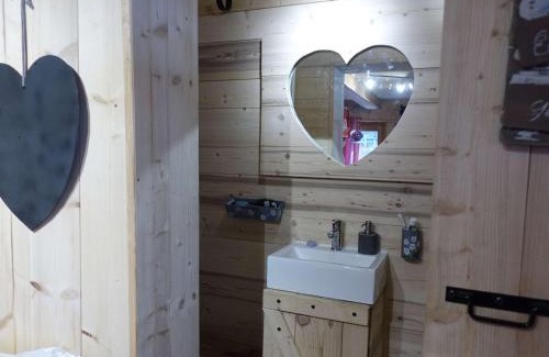 Hauteluce Chalet De Esquí | Charmant Mazot Savoyard à Hauteluce: Idéal pour Couple, Proche Commerces et Ski, Bien Équipé - FR-1-342-263