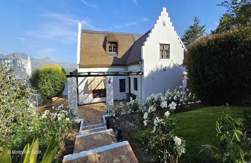 Somerset West Cabaña | Charmant Rietgedekt Self-catering Vakantiehuis met Privé Zwembad Somerset West