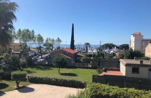 Miramar Apartamento | charmant studio Mezzanine vue mer,près du port