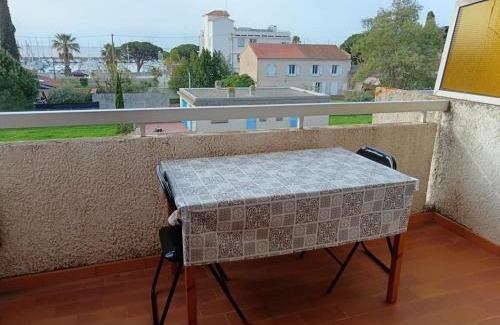 Miramar Apartamento | charmant studio Mezzanine vue mer,près du port