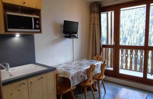 Valfrejus Apartamento | Charmant studio à Valfréjus, proche télécabine, commerces, balcon, 4 pers, animaux admis. - FR-1-561-10